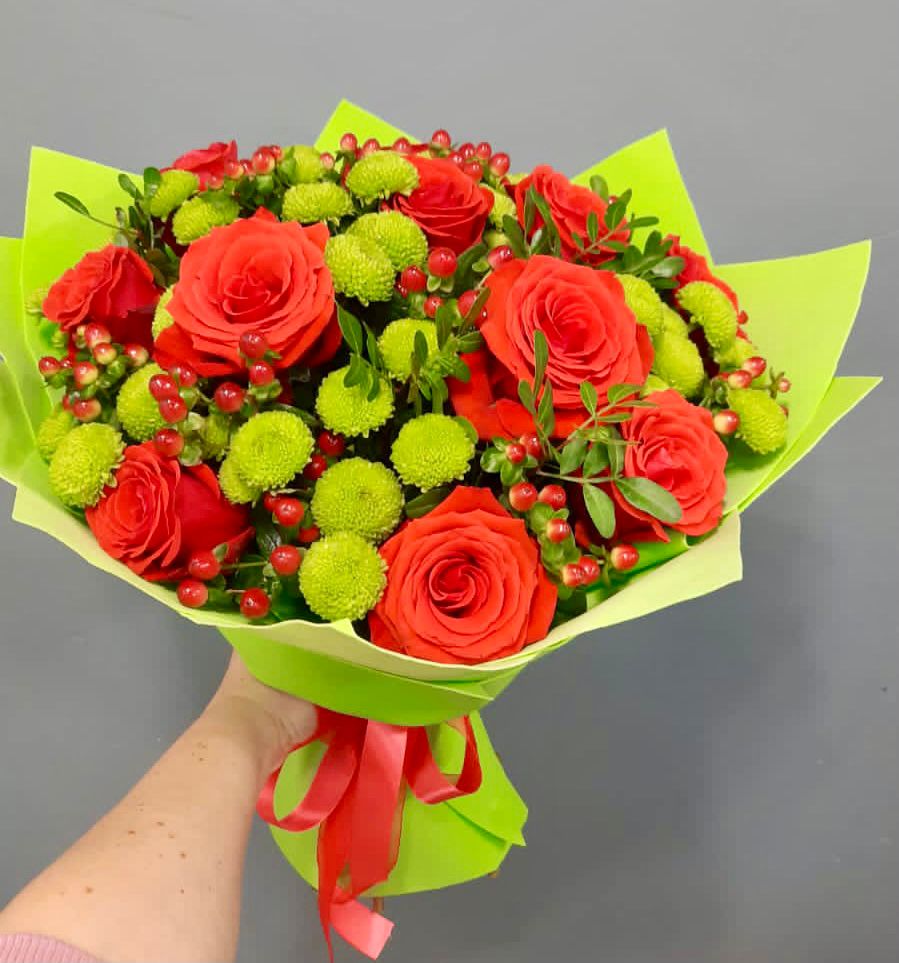 Букет цветов из: Хризантемы и Розы в Зарубино