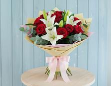 Букет цветов из:  Лилии и Розы в Зарубино
