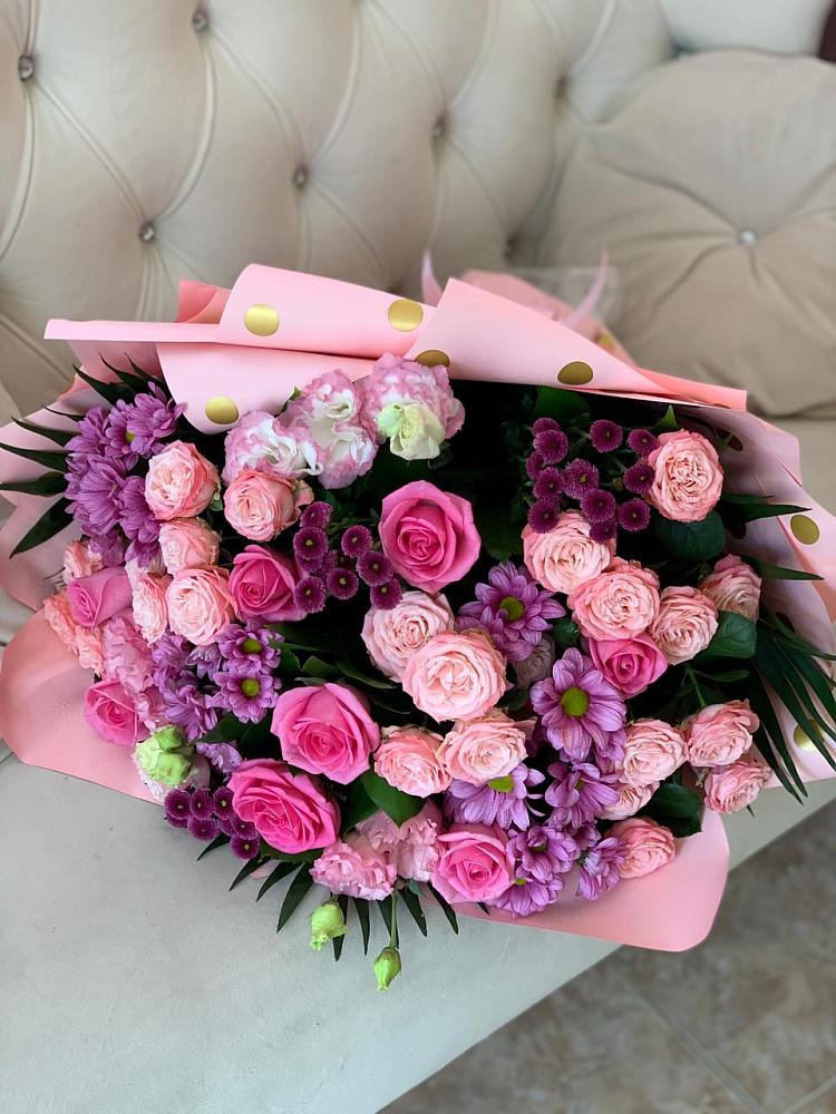 Букет цветов из: Хризантемы, Розы и Лизиантусы в Зарубино