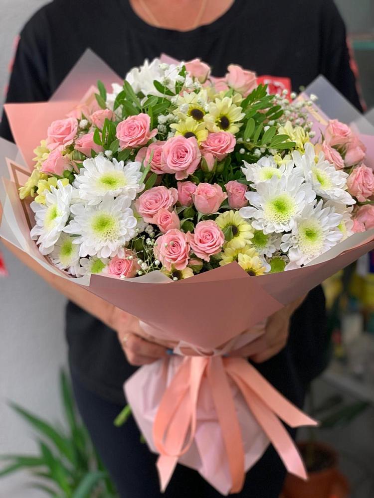 Букет цветов из: Розы и Хризантемы в Зарубино