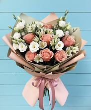 Букет цветов из:  Розы, Альстромерии и Лизиантусы в Зарубино
