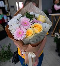 Букет цветов из:  Герберы, Розы и Хризантемы в Зарубино