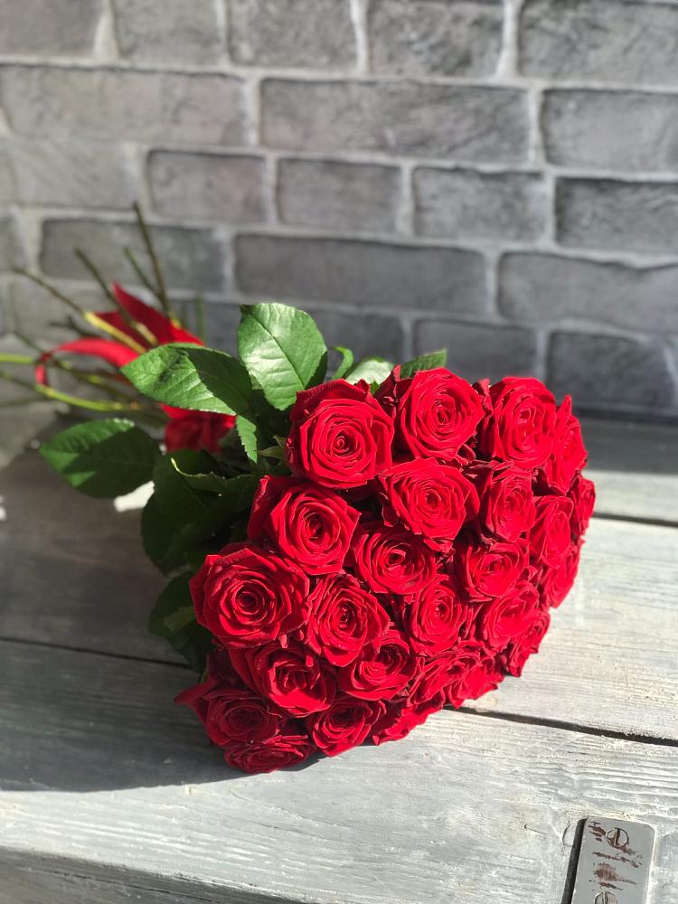 Букет Красные розы Фридом в Зарубино