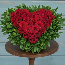 Цветочная композиция из Розы в виде сердца в Зарубино