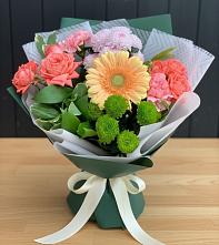 Букет цветов из:  Гвоздики, Розы, Герберы и Хризантемы в Зарубино