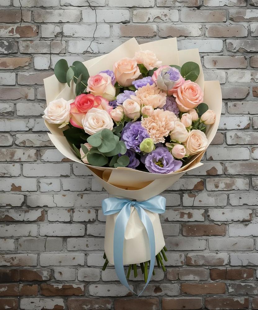 Букет цветов из: Розы, Лизиантусы и Гвоздики в Зарубино