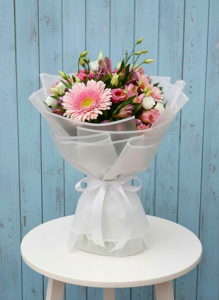 Букет цветов из: Герберы, Альстромерии и Лизиантусы в Зарубино