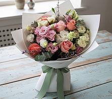 Букет цветов из:  Розы, Лизиантусы и Гвоздики в Зарубино