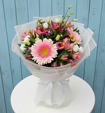 Букет цветов из:  Герберы, Альстромерии и Лизиантусы в Зарубино