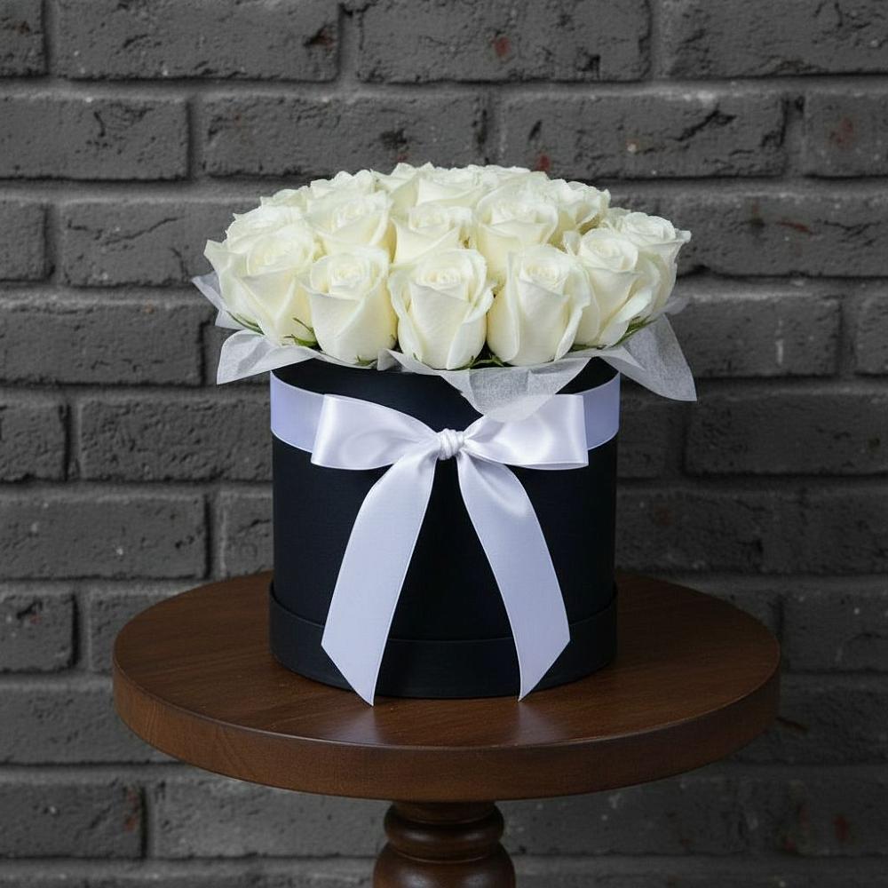 Цветочная композиция из Розы в шляпной коробке в Зарубино