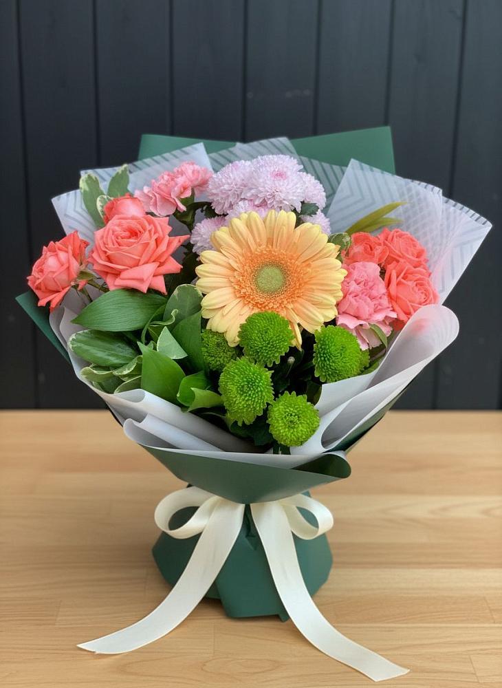 Букет цветов из: Гвоздики, Розы, Герберы и Хризантемы в Зарубино